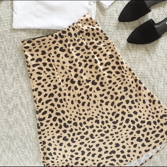 ⭐️LAST ONE⭐️ Silky Satin Leopard Skirt - Picture 8 of 8